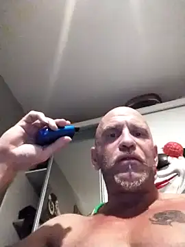 Snapshot of Verynaughtyx chatting on 10.15.25 Verynaughtyx online show from 10.15.25