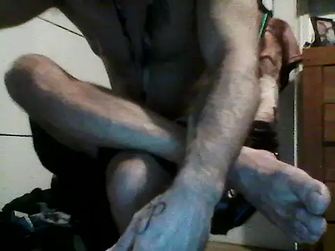 Snapshot of Verynaughtyx chatting on 10.28.25 Verynaughtyx online show from 10.28.25