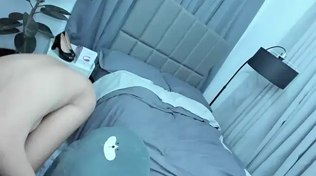 xTransQueenx online show from 02.06.25