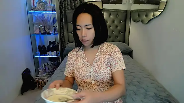 reighnempress online show from 12.18.25