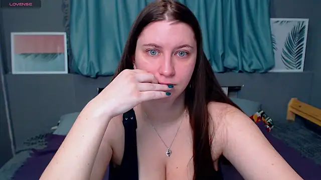 Snapshot of LiyaSilve chatting on 01.05.25 LiyaSilve online show from 01.05.25