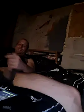 Snapshot of Wyley@xh chatting on 11.08.25 Wyleyxh online show from 11.08.25