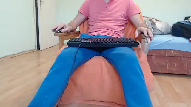 Snapshot of VASKOS178 chatting on 12.22.25 VASKOS178 online show from 12.22.25