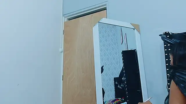 colombiamommy online show from 10.31.25