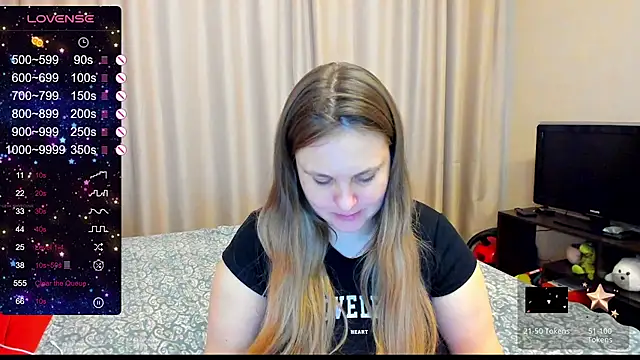 Snapshot of AlanaBrox chatting on 12.19.24 AlanaBrox online show from 12.19.24