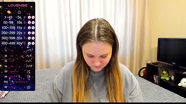 Snapshot of AlanaBrox chatting on 02.11.25 AlanaBrox online show from 02.11.25