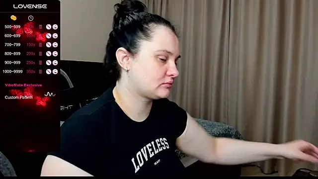 Snapshot of AlanaBrox chatting on 10.10.25 AlanaBrox online show from 10.10.25