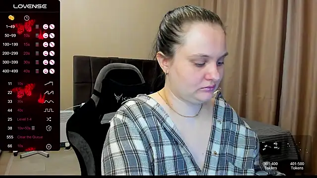 Snapshot of AlanaBrox chatting on 12.15.25 AlanaBrox online show from 12.15.25