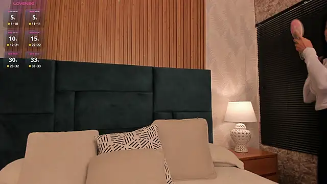 Kareena chopra online show from 11.12.25