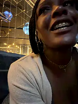 TilaTotti online show from 10.27.25