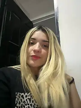 Snapshot of Sarita-candy chatting on 02.01.25 Sarita-candy online show from 02.01.25