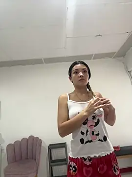 Snapshot of Sarita-candy chatting on 09.18.25 Sarita-candy online show from 09.18.25