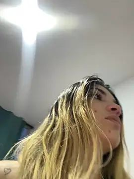 Snapshot of Sarita-candy chatting on 09.23.25 Sarita-candy online show from 09.23.25