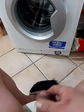 Snapshot of 74bob chatting on 01.28.25 74bob online show from 01.28.25