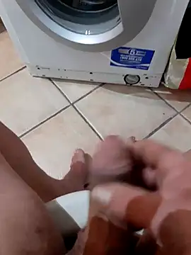 Snapshot of 74bob chatting on 02.13.25 74bob online show from 02.13.25