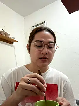 Snapshot of MarieLoveGlamorous chatting on 09.30.25 MarieLoveGlamorous online show from 09.30.25