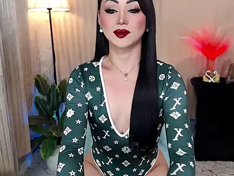 Snapshot of SeductiveAsianTs chatting on 07.15.26 SeductiveAsianTs online show from 07.15.26