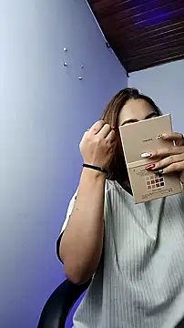 Snapshot of Emiily_W chatting on 12.09.24 Emiily W online show from 12.09.24