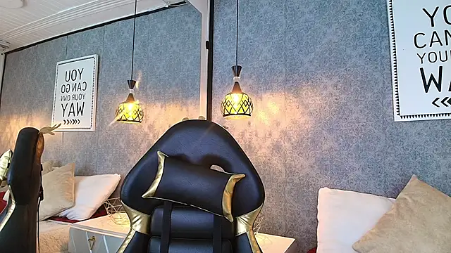 Snapshot of Emiily_W chatting on 01.20.25 Emiily W online show from 01.20.25