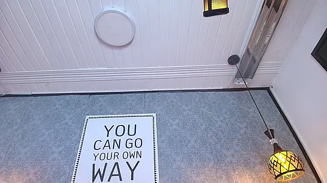 Snapshot of Emiily_W chatting on 02.05.25 Emiily W online show from 02.05.25