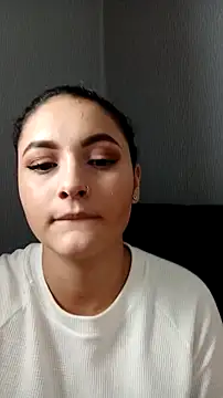 Snapshot of Emiily_W chatting on 03.10.25 Emiily W online show from 03.10.25