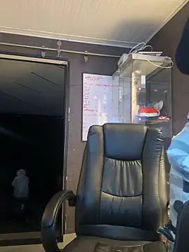 Snapshot of Emiily_W chatting on 09.29.25 Emiily W online show from 09.29.25