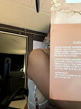 Snapshot of Emiily_W chatting on 11.10.25 Emiily W online show from 11.10.25