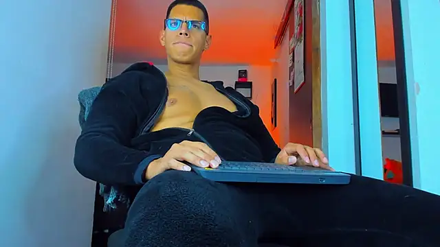 Snapshot of _John_Boy_ chatting on 12.02.25 John Boy online show from 12.02.25