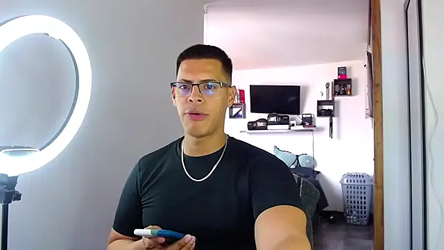 Snapshot of _John_Boy_ chatting on 04.04.26 John Boy online show from 04.04.26