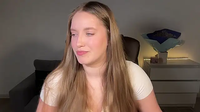 EvaMaddison online show from 06.04.26