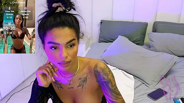 Snapshot of KimiBrown chatting on 02.19.25 KimiBrown online show from 02.19.25