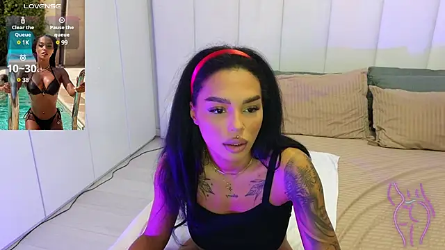 Snapshot of KimiBrown chatting on 03.04.25 KimiBrown online show from 03.04.25