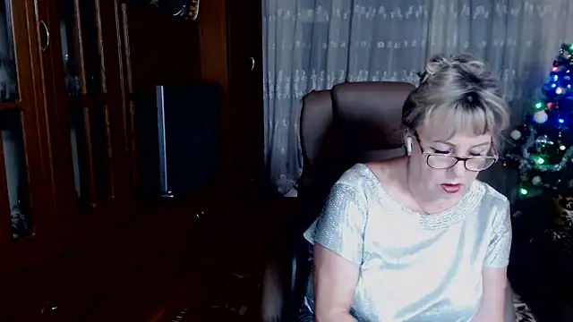 Snapshot of Kallliina chatting on 12.31.24 Kallliina online show from 12.31.24