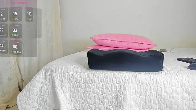 caroline tovar online show from 12.07.24