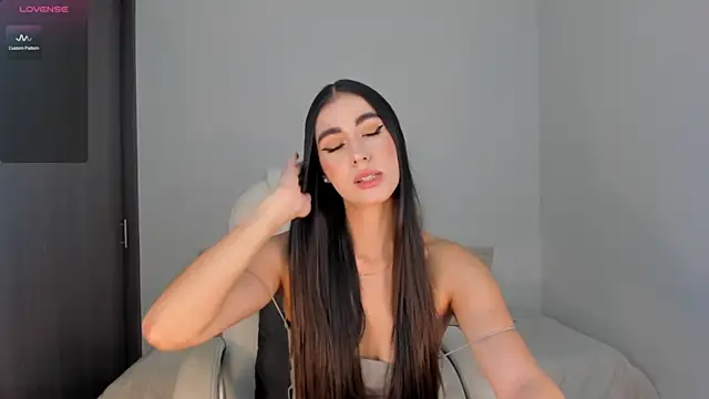 RebeccaBaxter online show from 01.09.25