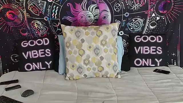 Snapshot of RenaeCumsAlot chatting on 01.31.25 RenaeCumsAlot online show from 01.31.25