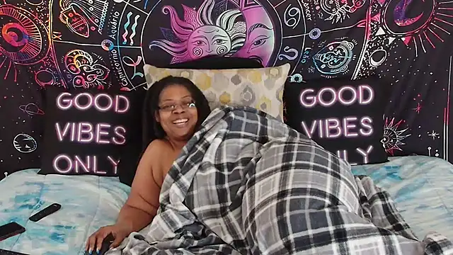 Snapshot of RenaeCumsAlot chatting on 02.01.26 RenaeCumsAlot online show from 02.01.26