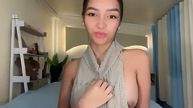  caroline69 online show from 11.19.25