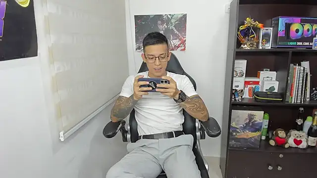 SIXXTOLOVE18 online show from 03.08.25