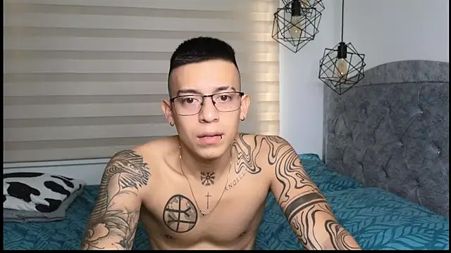 SIXXTOLOVE18 online show from 09.18.25