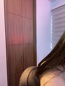 Snapshot of KateLatorre chatting on 11.13.25 KateLatorre online show from 11.13.25