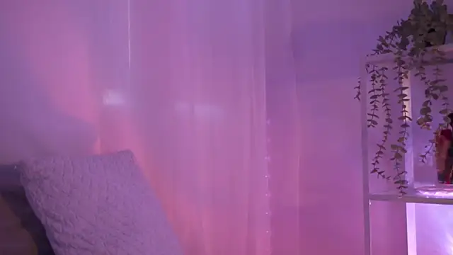 HannaMoom online show from 11.26.25