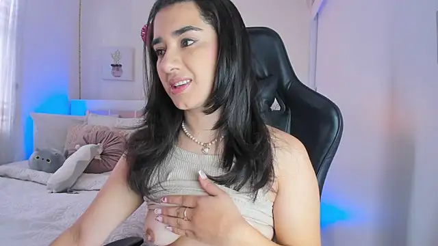 annadu011 online show from 03.17.25