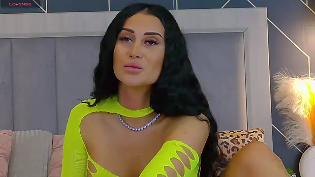 EmyLaveau online show from 10.29.25