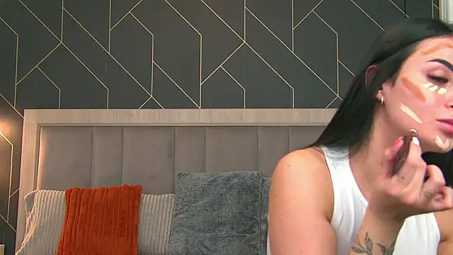 EmyLaveau online show from 04.16.26