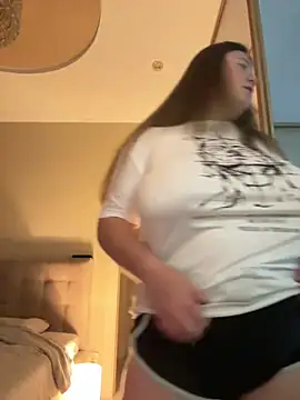 Snapshot of remirann_ chatting on 12.24.24 remirann online show from 12.24.24