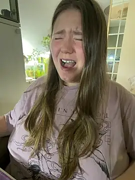 Snapshot of remirann_ chatting on 11.05.25 remirann online show from 11.05.25