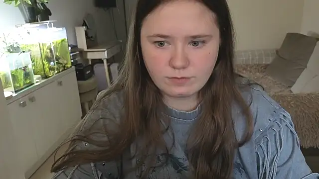 Snapshot of remirann_ chatting on 12.18.25 remirann online show from 12.18.25