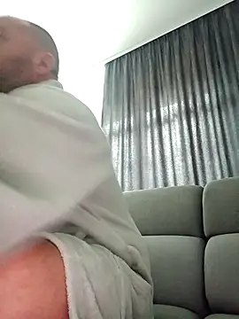 Snapshot of Adry1986 chatting on 09.17.25 Adry1986 online show from 09.17.25