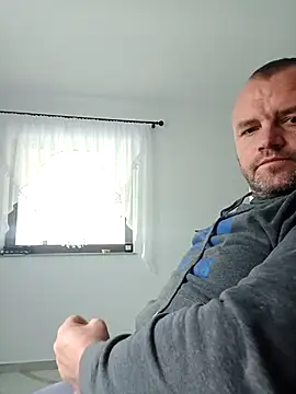 Snapshot of Adry1986 chatting on 10.09.25 Adry1986 online show from 10.09.25